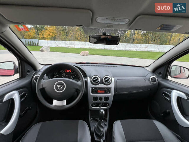 Красный Дачия Sandero StepWay, объемом двигателя 1.6 л и пробегом 139 тыс. км за 7350 $, фото 155 на Automoto.ua