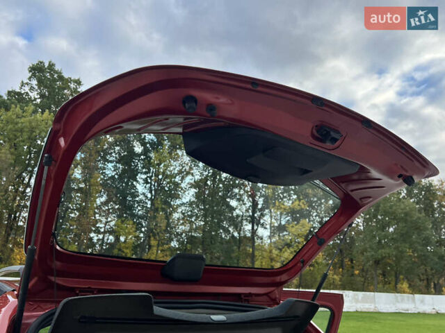 Красный Дачия Sandero StepWay, объемом двигателя 1.6 л и пробегом 139 тыс. км за 7350 $, фото 98 на Automoto.ua