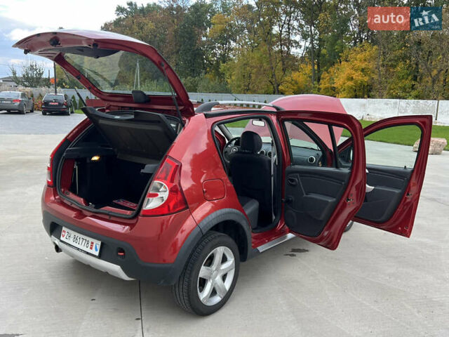 Красный Дачия Sandero StepWay, объемом двигателя 1.6 л и пробегом 139 тыс. км за 7350 $, фото 137 на Automoto.ua