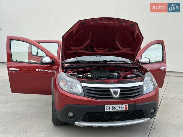 Красный Дачия Sandero StepWay, объемом двигателя 1.6 л и пробегом 139 тыс. км за 7350 $, фото 135 на Automoto.ua