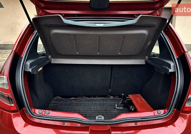 Красный Дачия Sandero StepWay, объемом двигателя 1.6 л и пробегом 115 тыс. км за 7599 $, фото 17 на Automoto.ua