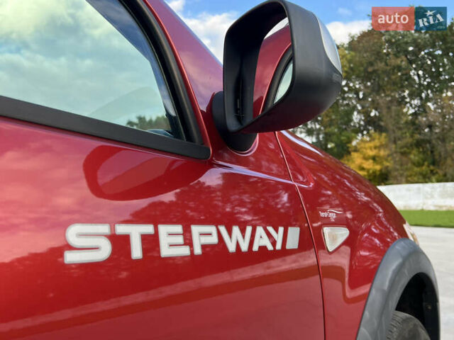 Красный Дачия Sandero StepWay, объемом двигателя 1.6 л и пробегом 139 тыс. км за 7350 $, фото 45 на Automoto.ua