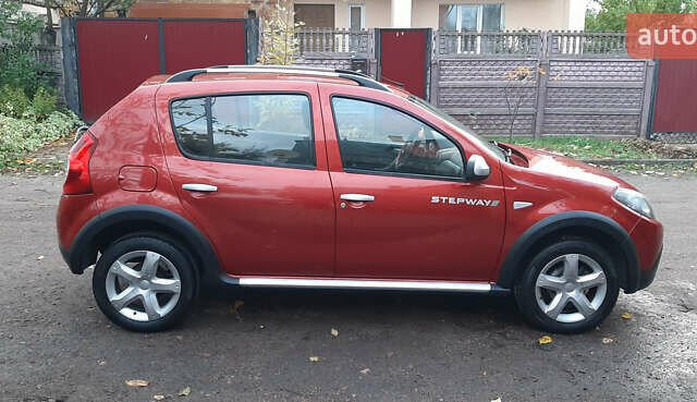 Красный Дачия Sandero StepWay, объемом двигателя 1.6 л и пробегом 183 тыс. км за 6850 $, фото 10 на Automoto.ua