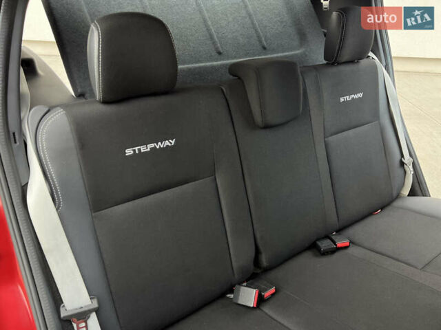 Красный Дачия Sandero StepWay, объемом двигателя 1.6 л и пробегом 139 тыс. км за 7350 $, фото 91 на Automoto.ua