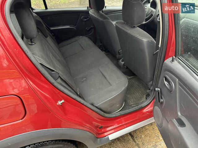 Красный Дачия Sandero StepWay, объемом двигателя 1.6 л и пробегом 185 тыс. км за 7350 $, фото 18 на Automoto.ua