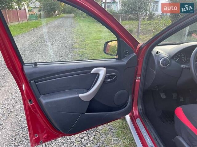 Красный Дачия Sandero StepWay, объемом двигателя 1.6 л и пробегом 135 тыс. км за 7200 $, фото 8 на Automoto.ua