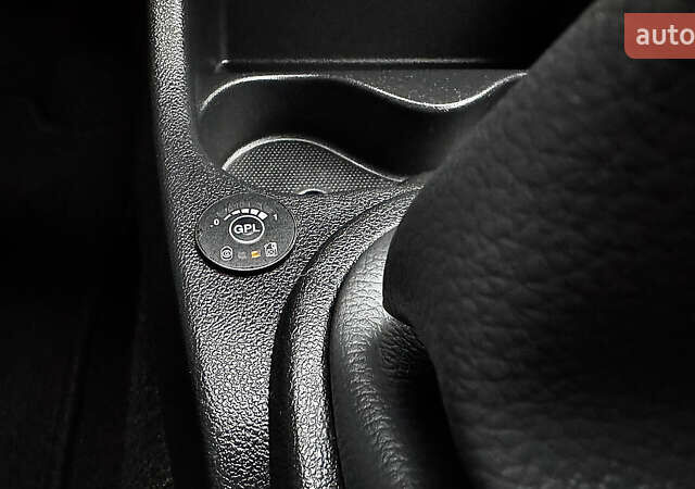 Красный Дачия Sandero StepWay, объемом двигателя 1.6 л и пробегом 115 тыс. км за 7599 $, фото 55 на Automoto.ua