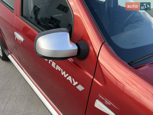 Красный Дачия Sandero StepWay, объемом двигателя 1.6 л и пробегом 139 тыс. км за 7350 $, фото 44 на Automoto.ua