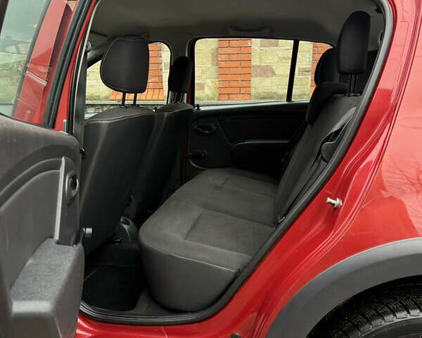 Красный Дачия Sandero StepWay, объемом двигателя 1.6 л и пробегом 163 тыс. км за 6950 $, фото 46 на Automoto.ua