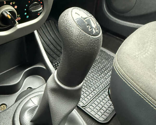 Красный Дачия Sandero StepWay, объемом двигателя 1.6 л и пробегом 163 тыс. км за 6950 $, фото 41 на Automoto.ua