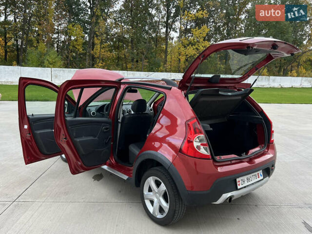Красный Дачия Sandero StepWay, объемом двигателя 1.6 л и пробегом 139 тыс. км за 7350 $, фото 138 на Automoto.ua