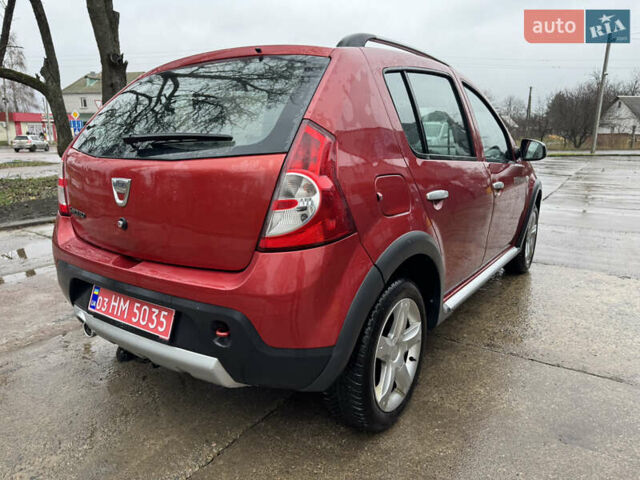 Красный Дачия Sandero StepWay, объемом двигателя 1.6 л и пробегом 185 тыс. км за 7350 $, фото 3 на Automoto.ua