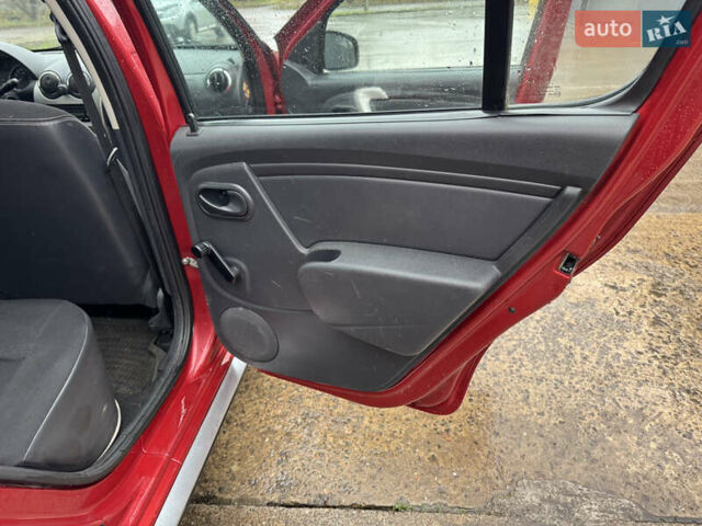 Красный Дачия Sandero StepWay, объемом двигателя 1.6 л и пробегом 185 тыс. км за 7350 $, фото 17 на Automoto.ua