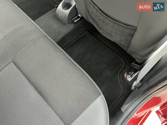 Красный Дачия Sandero StepWay, объемом двигателя 1.6 л и пробегом 139 тыс. км за 7350 $, фото 94 на Automoto.ua