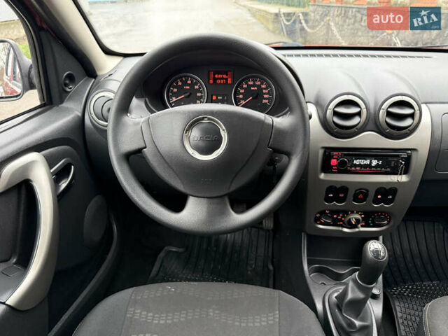 Красный Дачия Sandero StepWay, объемом двигателя 1.6 л и пробегом 163 тыс. км за 6950 $, фото 3 на Automoto.ua