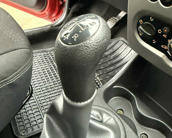 Красный Дачия Sandero StepWay, объемом двигателя 1.6 л и пробегом 163 тыс. км за 6950 $, фото 40 на Automoto.ua