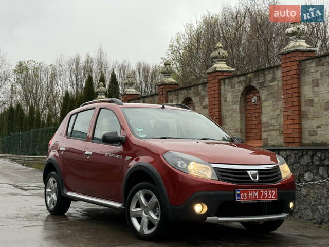 Красный Дачия Sandero StepWay, объемом двигателя 1.6 л и пробегом 163 тыс. км за 6950 $, фото 1 на Automoto.ua