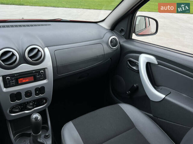 Красный Дачия Sandero StepWay, объемом двигателя 1.6 л и пробегом 139 тыс. км за 7350 $, фото 156 на Automoto.ua