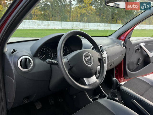 Красный Дачия Sandero StepWay, объемом двигателя 1.6 л и пробегом 139 тыс. км за 7350 $, фото 61 на Automoto.ua
