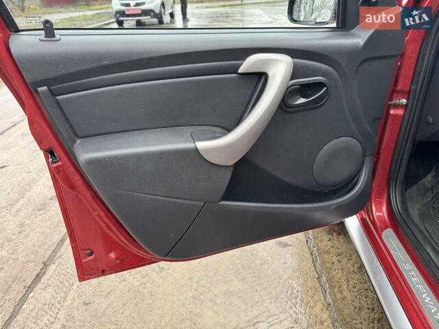 Красный Дачия Sandero StepWay, объемом двигателя 1.6 л и пробегом 185 тыс. км за 7350 $, фото 22 на Automoto.ua