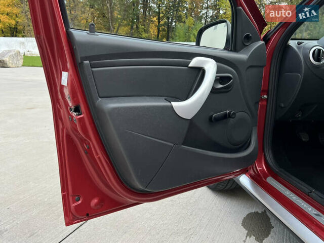 Красный Дачия Sandero StepWay, объемом двигателя 1.6 л и пробегом 139 тыс. км за 7350 $, фото 78 на Automoto.ua