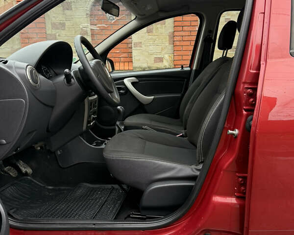 Красный Дачия Sandero StepWay, объемом двигателя 1.6 л и пробегом 163 тыс. км за 6950 $, фото 44 на Automoto.ua