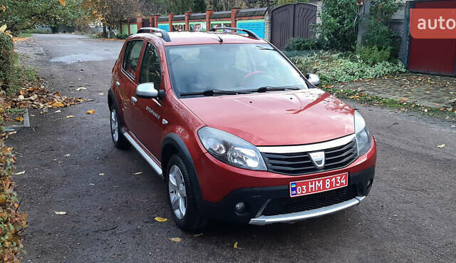 Красный Дачия Sandero StepWay, объемом двигателя 1.6 л и пробегом 183 тыс. км за 6850 $, фото 5 на Automoto.ua
