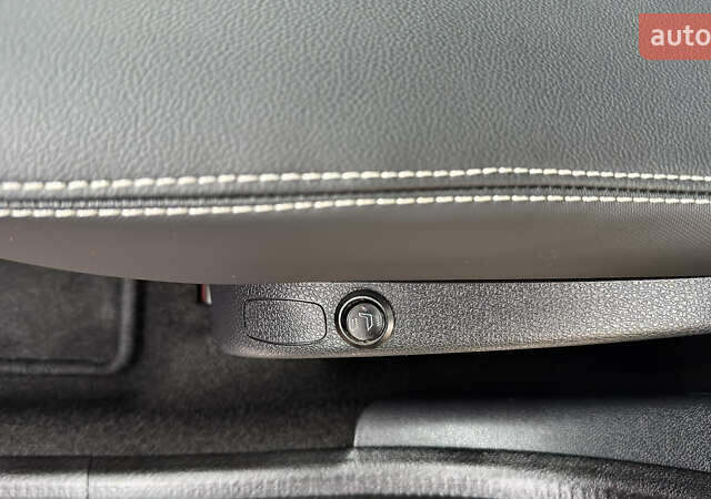 Красный Дачия Sandero StepWay, объемом двигателя 1.6 л и пробегом 115 тыс. км за 7599 $, фото 45 на Automoto.ua