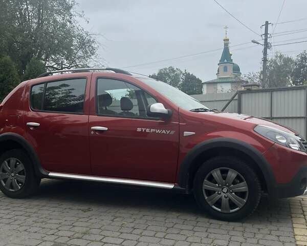 Красный Дачия Sandero StepWay, объемом двигателя 1.6 л и пробегом 117 тыс. км за 6900 $, фото 2 на Automoto.ua