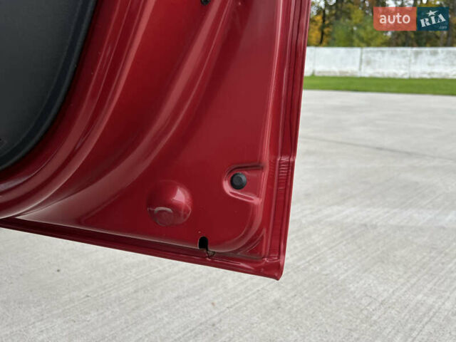 Красный Дачия Sandero StepWay, объемом двигателя 1.6 л и пробегом 139 тыс. км за 7350 $, фото 102 на Automoto.ua