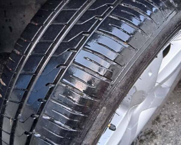 Красный Дачия Sandero StepWay, объемом двигателя 1.6 л и пробегом 135 тыс. км за 7200 $, фото 16 на Automoto.ua