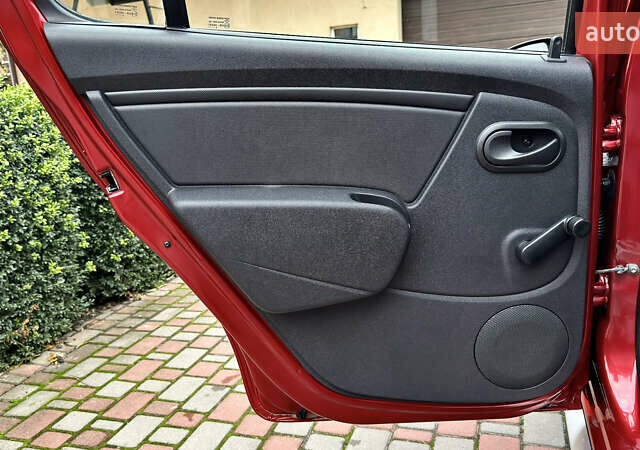 Красный Дачия Sandero StepWay, объемом двигателя 1.6 л и пробегом 115 тыс. км за 7599 $, фото 69 на Automoto.ua