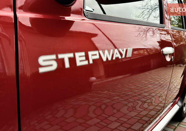 Красный Дачия Sandero StepWay, объемом двигателя 1.6 л и пробегом 115 тыс. км за 7599 $, фото 6 на Automoto.ua