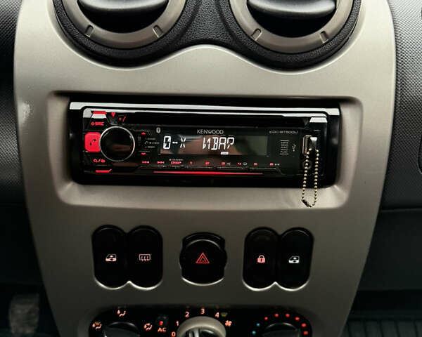 Красный Дачия Sandero StepWay, объемом двигателя 1.6 л и пробегом 163 тыс. км за 6950 $, фото 34 на Automoto.ua