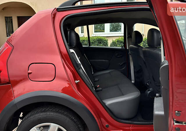 Красный Дачия Sandero StepWay, объемом двигателя 1.6 л и пробегом 115 тыс. км за 7599 $, фото 40 на Automoto.ua