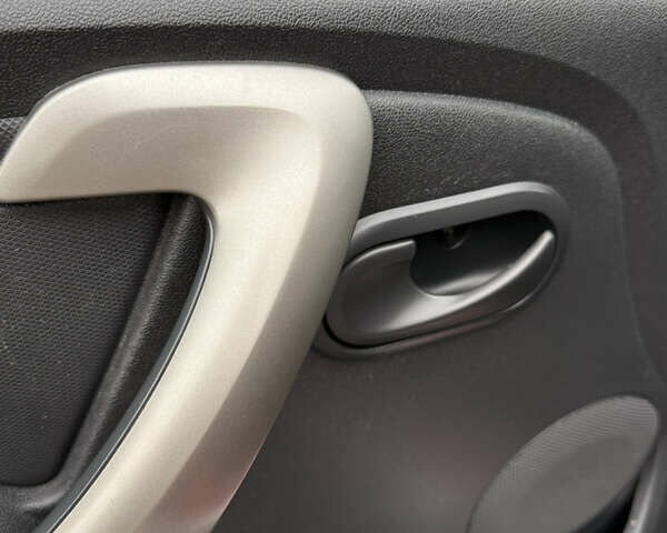 Красный Дачия Sandero StepWay, объемом двигателя 1.6 л и пробегом 163 тыс. км за 6950 $, фото 75 на Automoto.ua