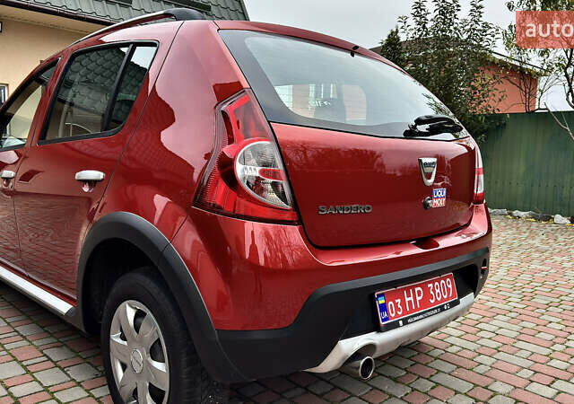 Красный Дачия Sandero StepWay, объемом двигателя 1.6 л и пробегом 115 тыс. км за 7599 $, фото 14 на Automoto.ua