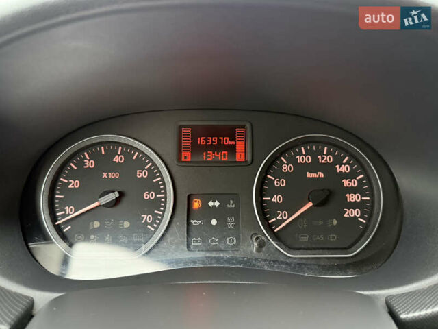 Красный Дачия Sandero StepWay, объемом двигателя 1.6 л и пробегом 163 тыс. км за 6950 $, фото 39 на Automoto.ua