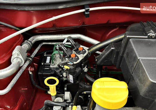 Красный Дачия Sandero StepWay, объемом двигателя 1.6 л и пробегом 115 тыс. км за 7599 $, фото 29 на Automoto.ua