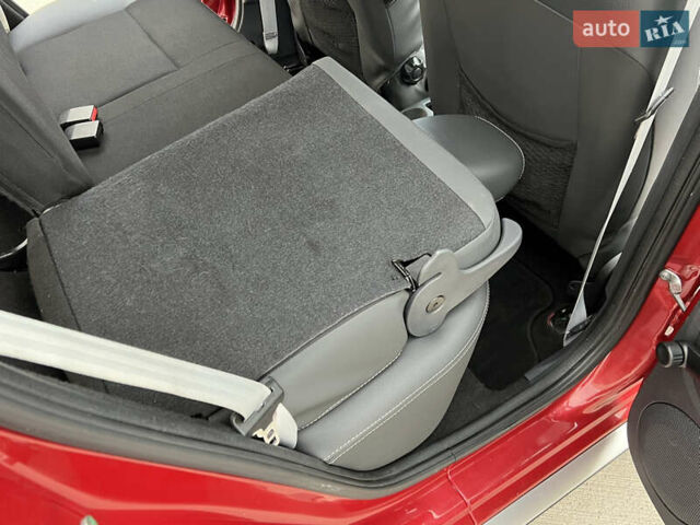 Красный Дачия Sandero StepWay, объемом двигателя 1.6 л и пробегом 139 тыс. км за 7350 $, фото 95 на Automoto.ua