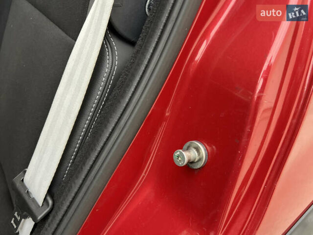 Красный Дачия Sandero StepWay, объемом двигателя 1.6 л и пробегом 139 тыс. км за 7350 $, фото 121 на Automoto.ua