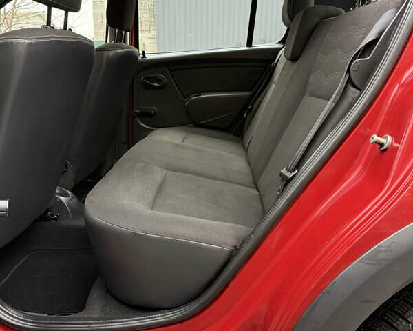 Красный Дачия Sandero StepWay, объемом двигателя 1.6 л и пробегом 163 тыс. км за 6950 $, фото 49 на Automoto.ua