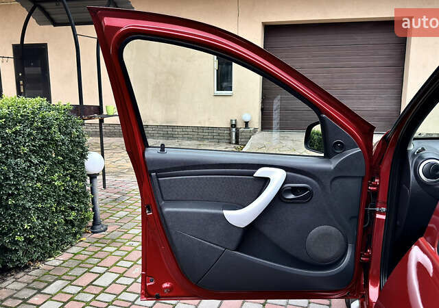 Красный Дачия Sandero StepWay, объемом двигателя 1.6 л и пробегом 115 тыс. км за 7599 $, фото 64 на Automoto.ua
