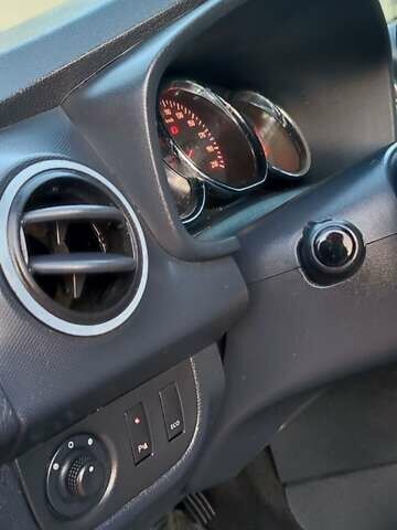 Красный Дачия Sandero StepWay, объемом двигателя 1.5 л и пробегом 216 тыс. км за 7350 $, фото 22 на Automoto.ua