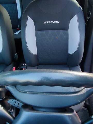 Красный Дачия Sandero StepWay, объемом двигателя 1.5 л и пробегом 216 тыс. км за 7350 $, фото 29 на Automoto.ua