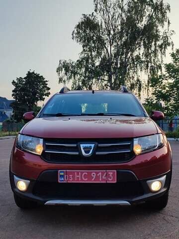 Красный Дачия Sandero StepWay, объемом двигателя 1.5 л и пробегом 216 тыс. км за 7350 $, фото 3 на Automoto.ua