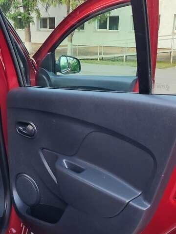 Красный Дачия Sandero StepWay, объемом двигателя 1.5 л и пробегом 216 тыс. км за 7350 $, фото 20 на Automoto.ua