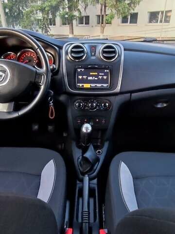 Красный Дачия Sandero StepWay, объемом двигателя 1.5 л и пробегом 216 тыс. км за 7350 $, фото 24 на Automoto.ua