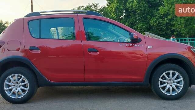Красный Дачия Sandero StepWay, объемом двигателя 1.5 л и пробегом 216 тыс. км за 7450 $, фото 2 на Automoto.ua