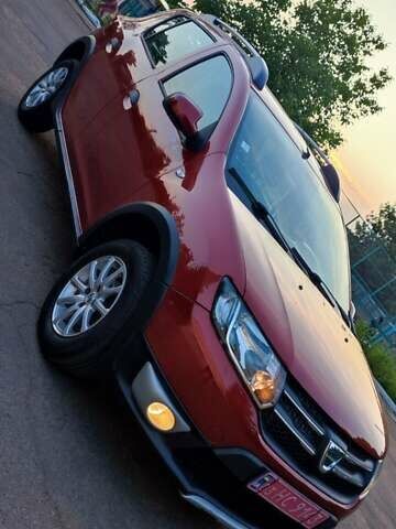 Красный Дачия Sandero StepWay, объемом двигателя 1.5 л и пробегом 216 тыс. км за 7350 $, фото 5 на Automoto.ua